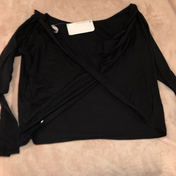 đź’‹SOLDđź’‹Fabletics long sleeve criss cross back - Picture 5 of 7